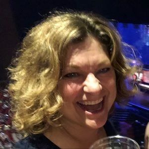 Meet your Posher, Laurie